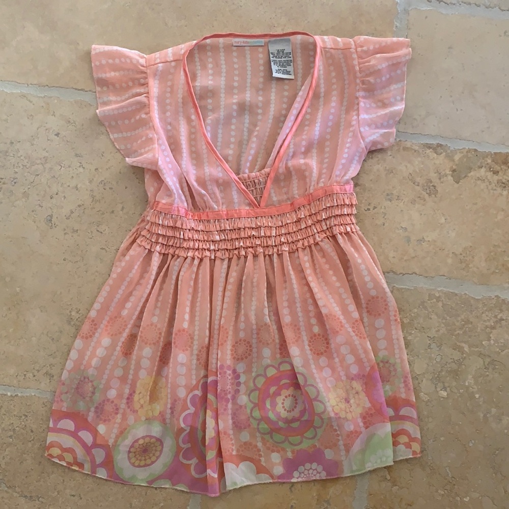 A cute pink top in the brand Mary-kateandashley